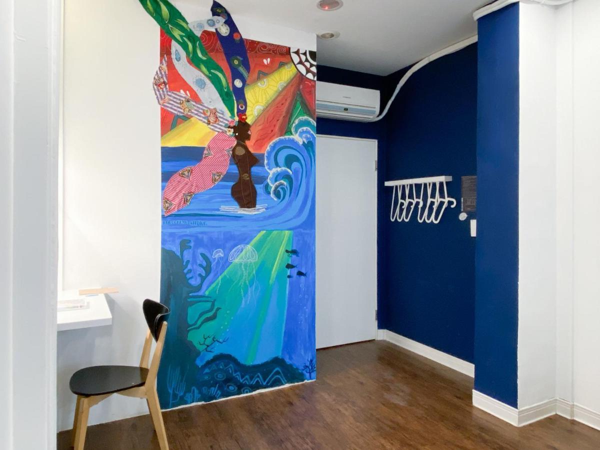 Flip Flop Hostel - Main Station Taipei Bagian luar foto