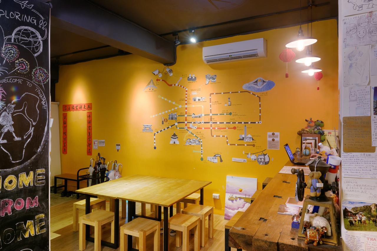 Flip Flop Hostel - Main Station Taipei Bagian luar foto