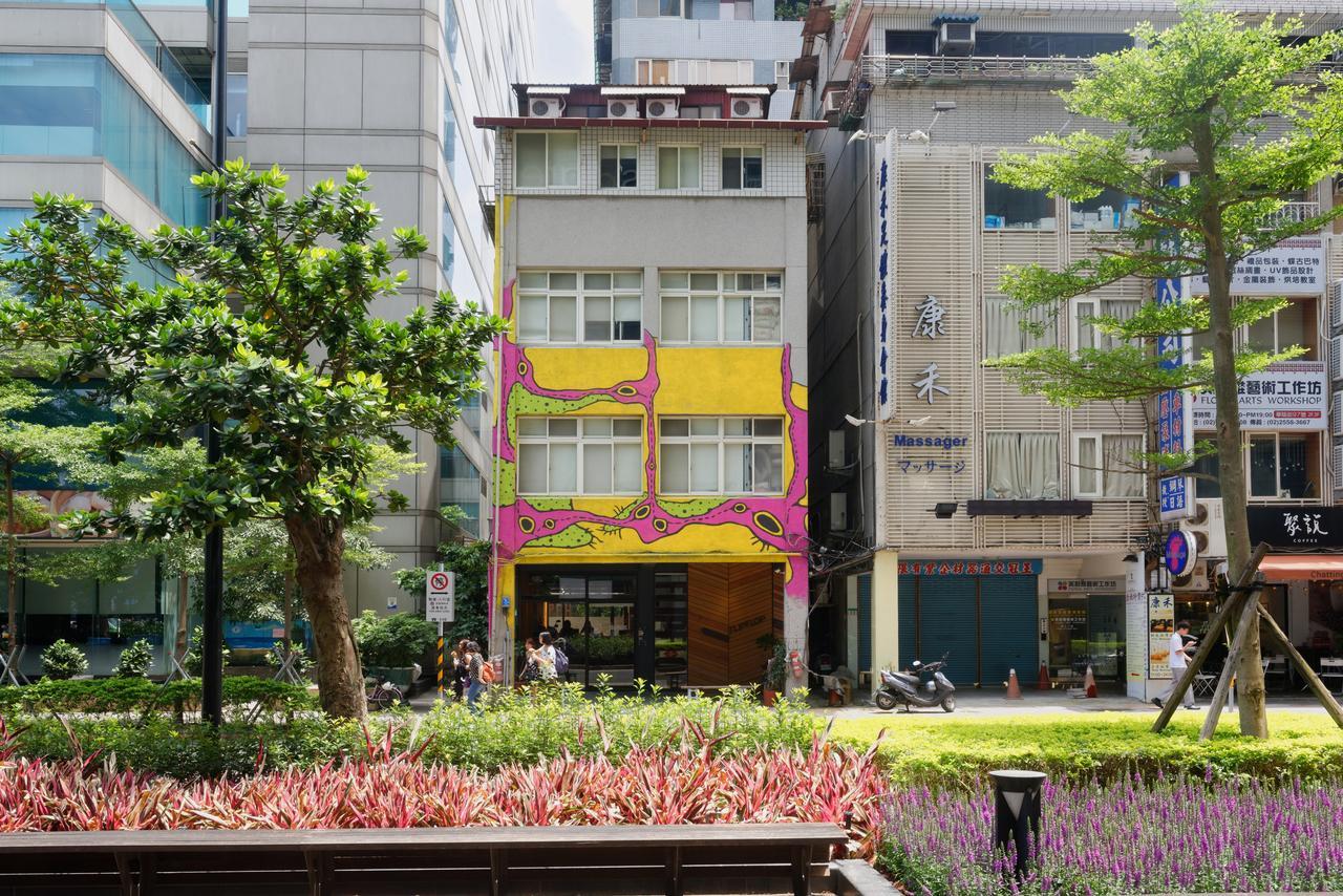 Flip Flop Hostel - Main Station Taipei Bagian luar foto