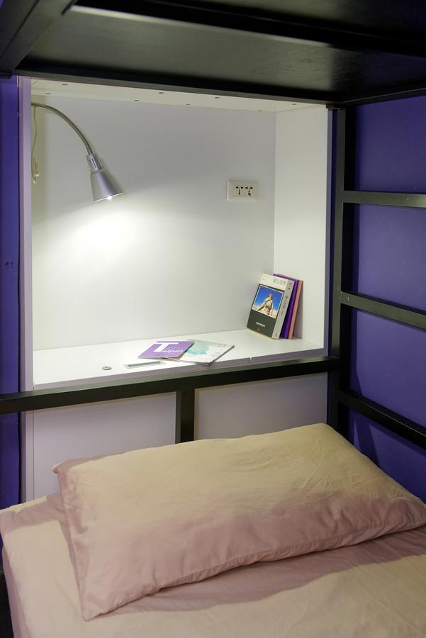 Flip Flop Hostel - Main Station Taipei Bagian luar foto