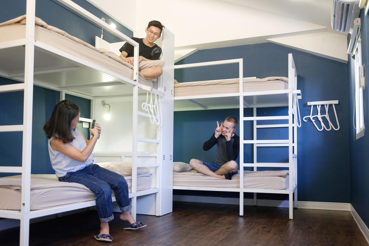 Flip Flop Hostel - Main Station Taipei Bagian luar foto