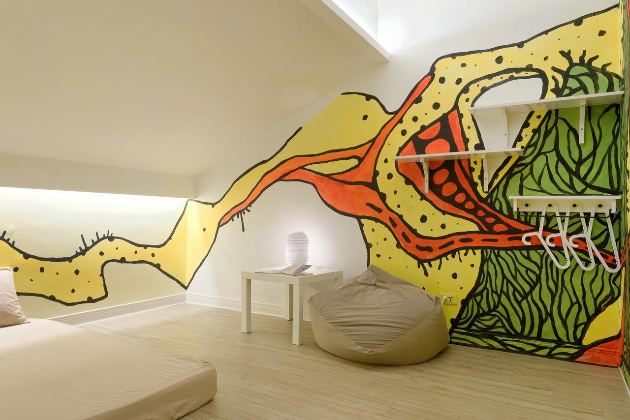 Flip Flop Hostel - Main Station Taipei Bagian luar foto